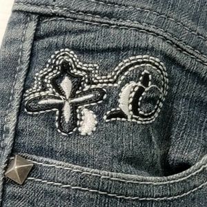 Diamante Women's Embroidered Distressed Cropped Denim Jeans Size 9